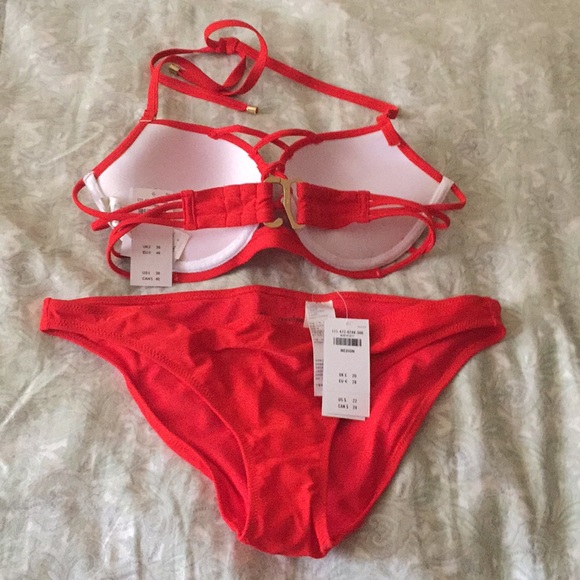 Red Bikini - Picture 3 of 3